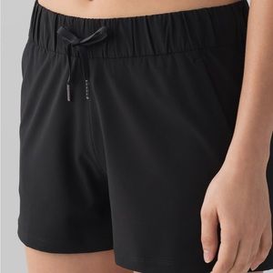 On the Fly Short *Woven